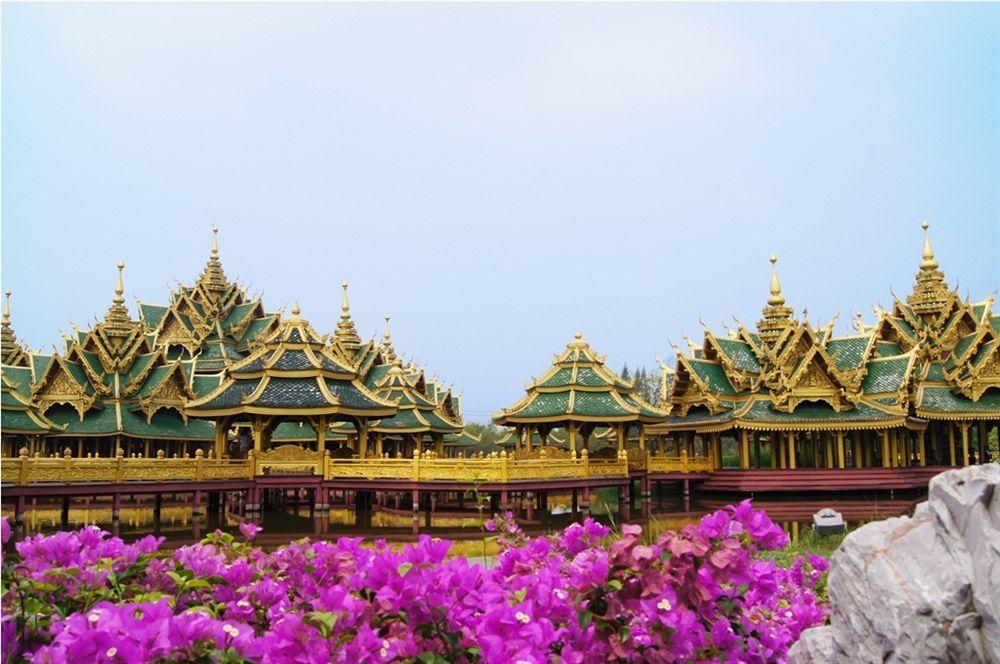 Bay Srinakarin Khách sạn 4*